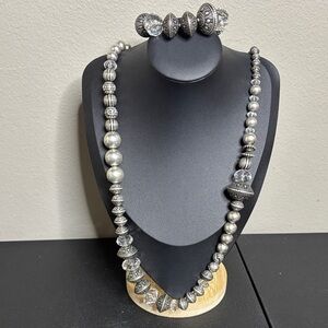 Chico’s Chunky Silver Tone Beaded Long Necklace & Stretch Bracelet Set Jewelry